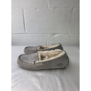 UGG Ansley Slip-On Moccasin Slippers in Light Gray Size 9